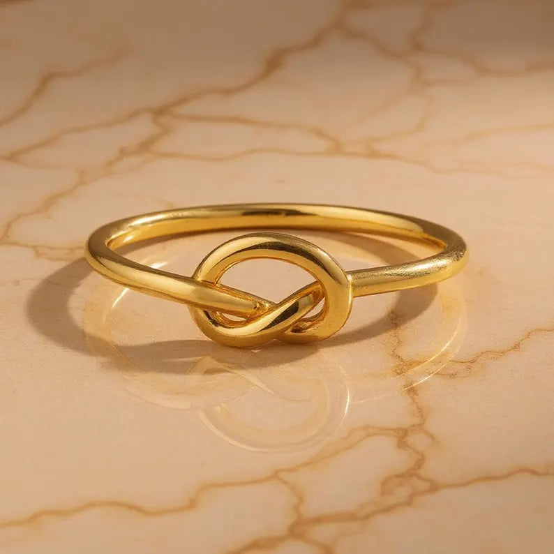 Minimalistic Knot Keepsake Ring