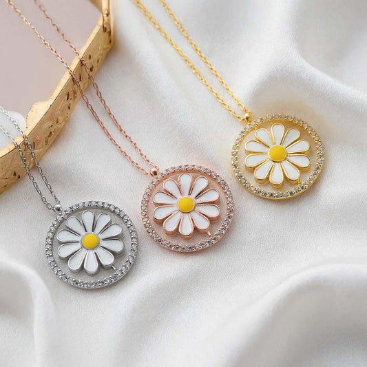 Daisy Hidden Name necklace