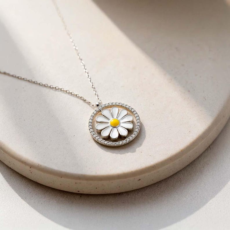 Daisy Hidden Name necklace